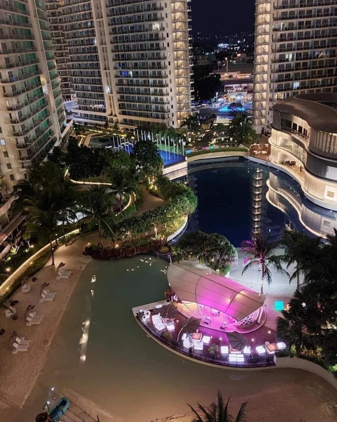 Azure Urban Resort Staycation Manilla Buitenkant foto