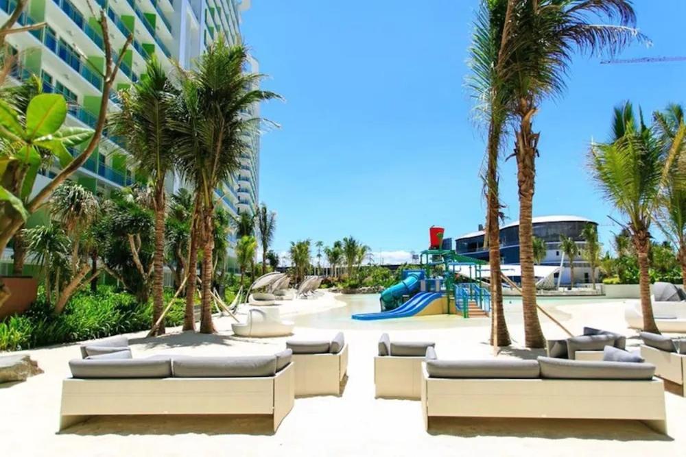 Azure Urban Resort Staycation Manilla Buitenkant foto